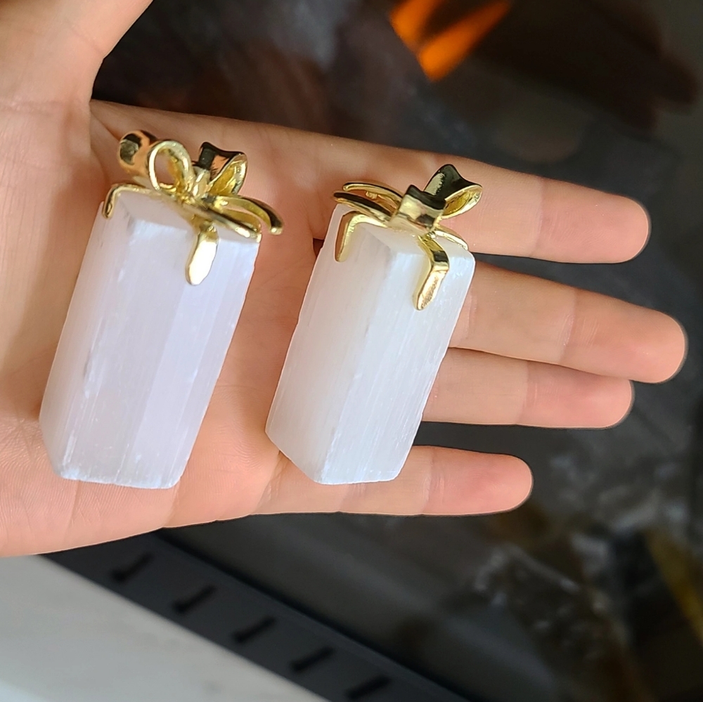 Beautiful natural Celenite Decoration 🤩
